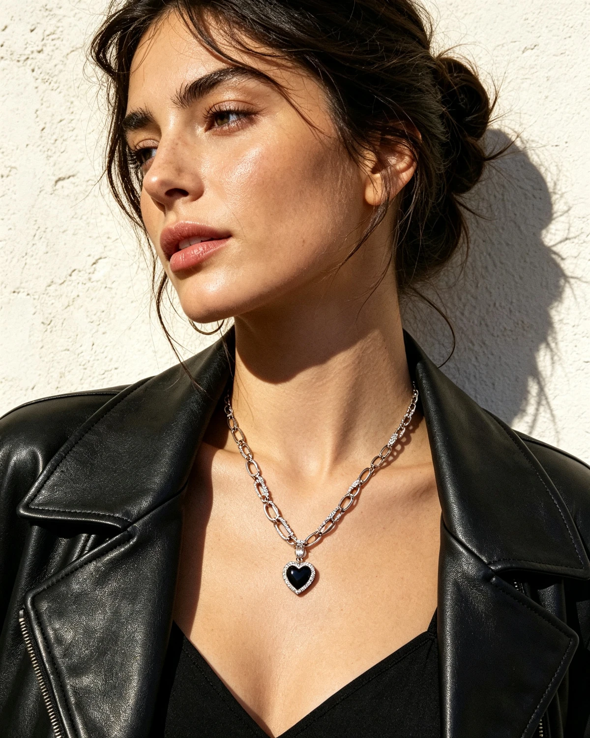 Necklace alternate view